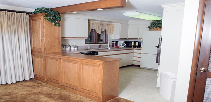 small wooden kitchen partition 1