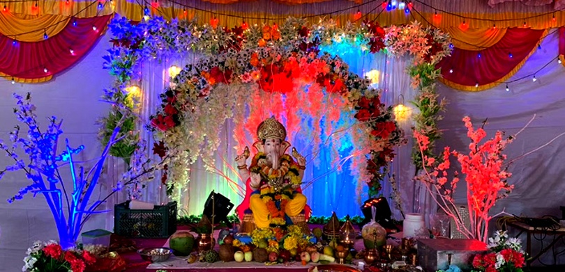 Ganpati Green Backdrop Setup Decor | Ganesh Chaturthi Decoration in  Bangalore | TogetherV