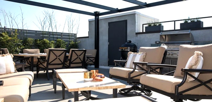 The simple low-cost rooftop decoration